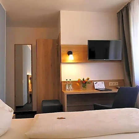 Hasi's Hotel 3*